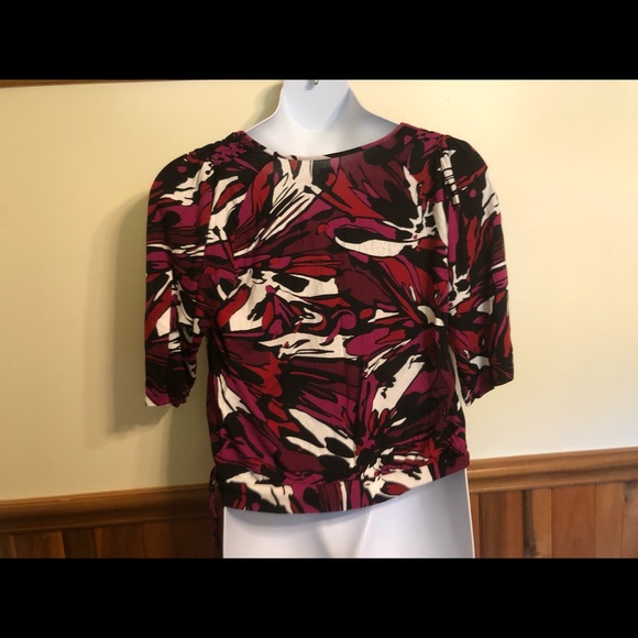 💋Short Sleeved Blouse. Size PL - Picture 2 of 5